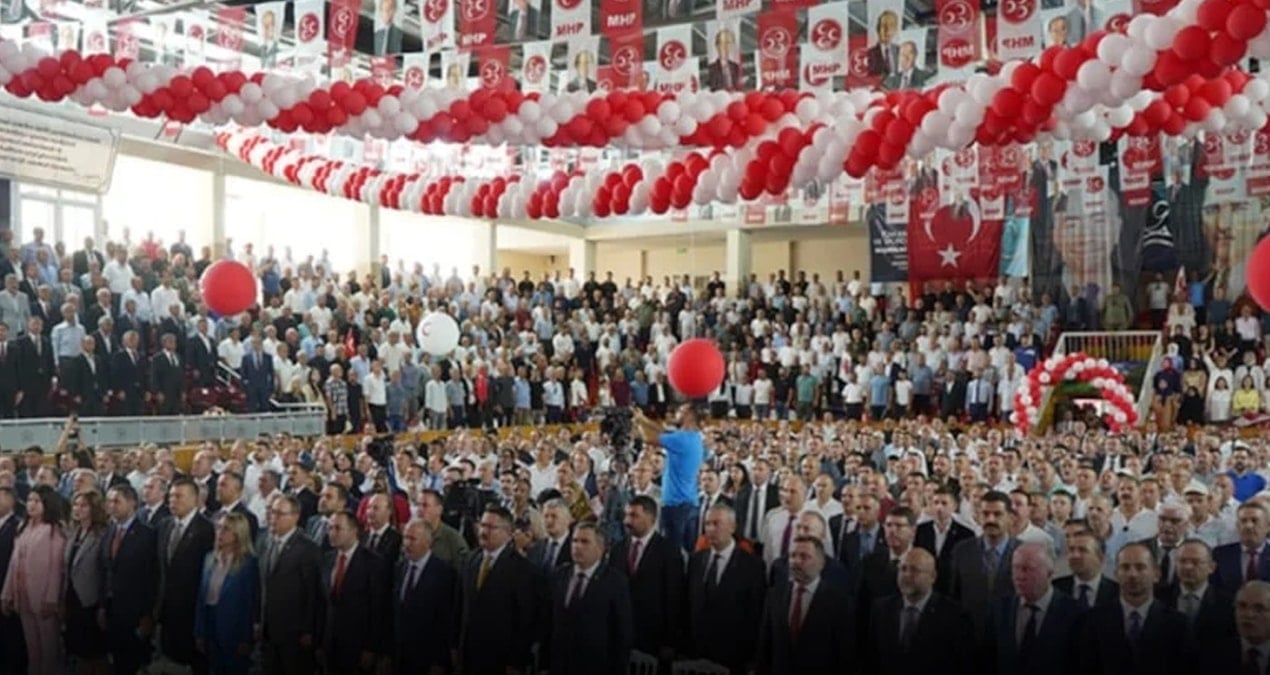 mhp-malazargirt-oncesi-milliyetci-slogan-cikmazina-girdi-4AfKXebX.jpg