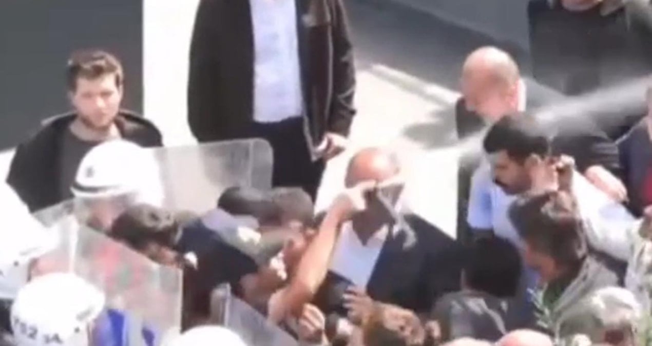 Yüzüne gaz sıkılan CHP’li vekil o anları paylaştı! Bakan Yerlikaya’ya sorular sordu
