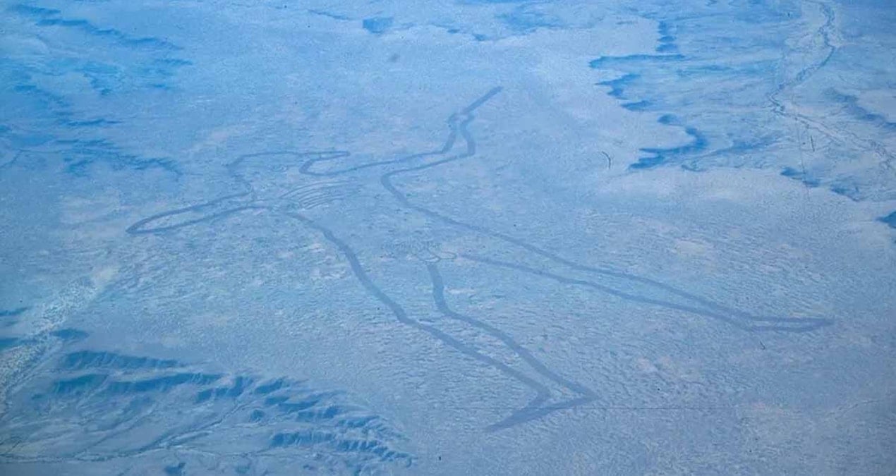 Anide ortaya çıktı, 30 yıldır gündemi meşgul ediyor! Tüm ülke sadece 2 teori üzerinde duruyor anide ortaya cikti 30 yildir gundemi mesgul ediyor tum ulke sadece 2 teori uzerinde duruyor M1JmBHKk.jpg