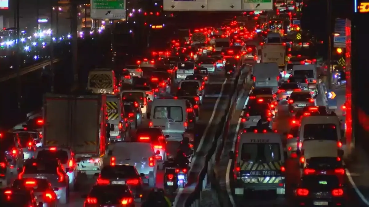 İstanbul’da Trafik Yoğunluğu Yüzde 87’ye Ulaştı