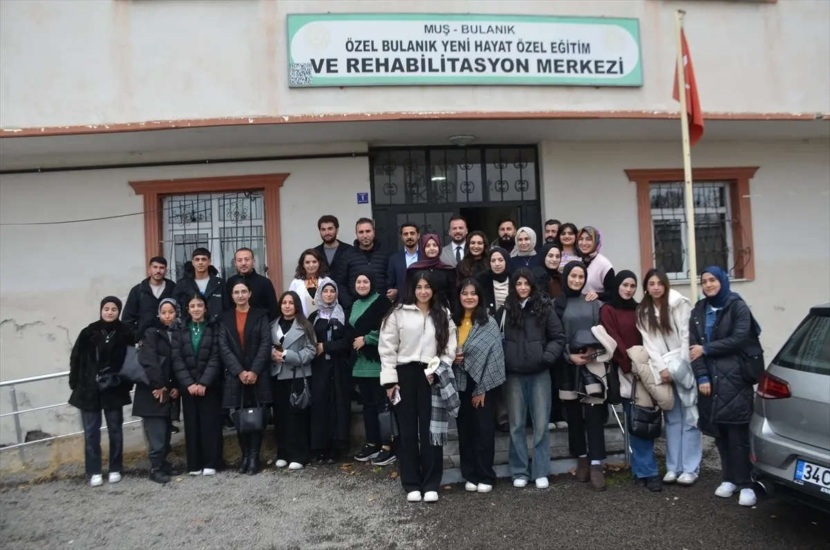 Özel Gereksinimli Çocuklara Sevinç Dolu Etkinlik