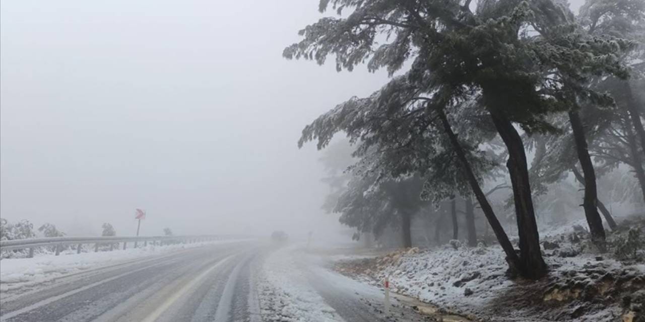Adana ve Mersin için kar ve fırtına uyarısı: Meteoroloji saat vererek duyurdu