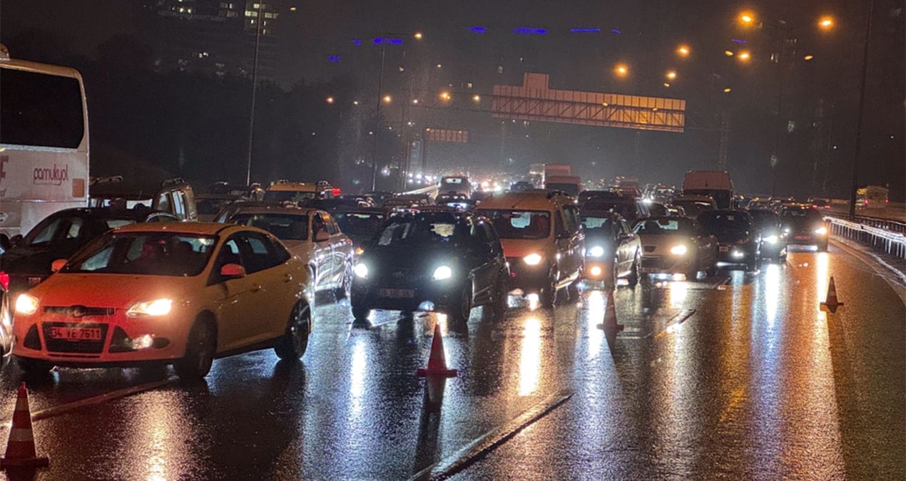 İstanbul’da 7 araç birbirine girdi