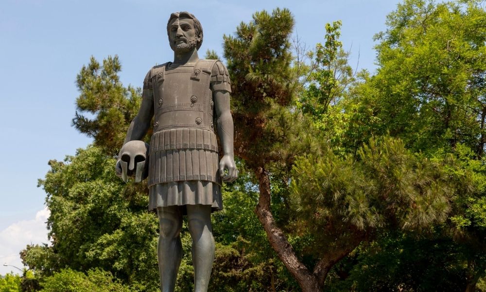 Böl ve Yönetten Pusuya: Günümüzde Hâlâ Kullanılan 10 Antik Savaş Taktiği