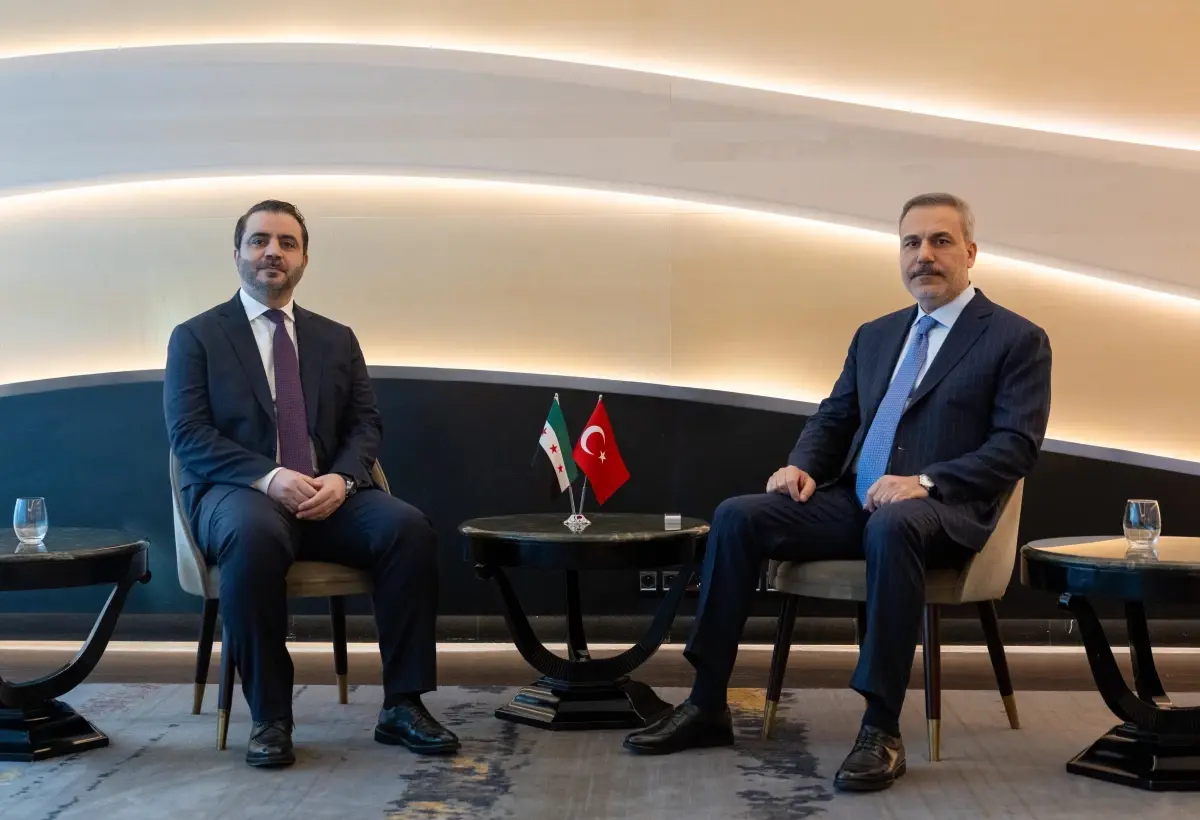 Fidan ve Esad Paris’te Görüştü