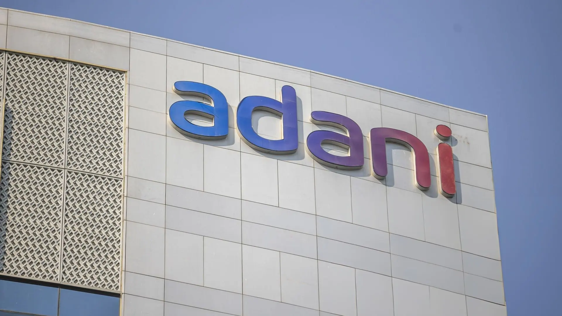 Adani, Hindistan’ı yapay zeka merkezi yapmak için 100 milyar dolarlık yatırım planı oluşturdu