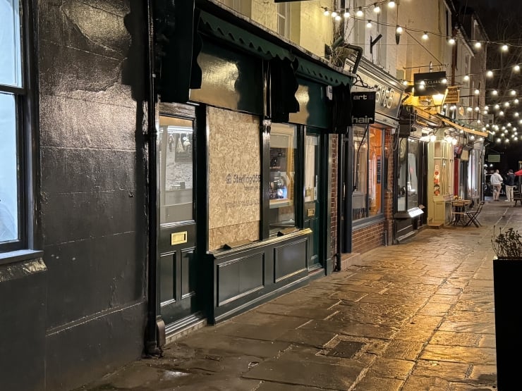 Londra’da gündüz saatinde kuyumcu soyuldu – Diken